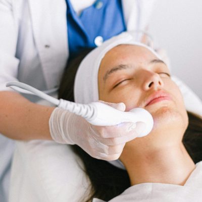 Higiene facial amb peeling ultrasonic/ àcid glicolic